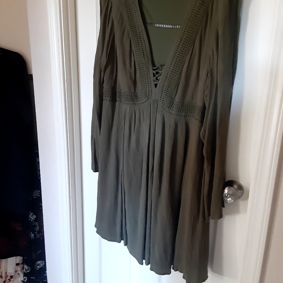 3X and 4X blouses, dresses, and pants. Torrid, Catherine's  and other items - Picture 9 of 16